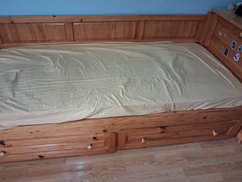 Дървени легла от чам