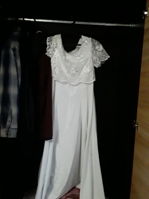 Продам белое платье