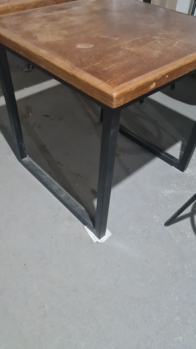 Продаётся стол за 10000