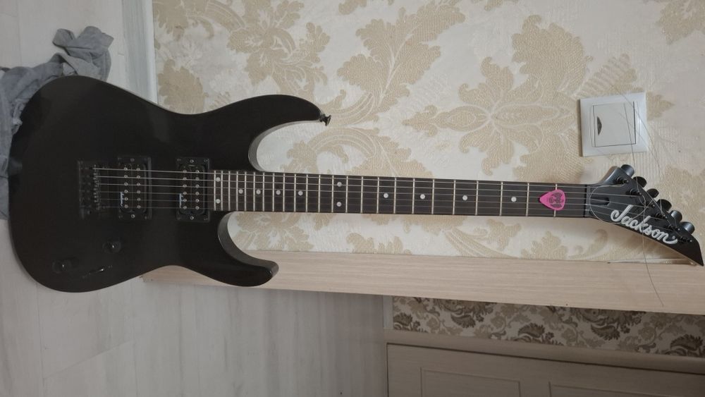 Jakson Js dinky 12