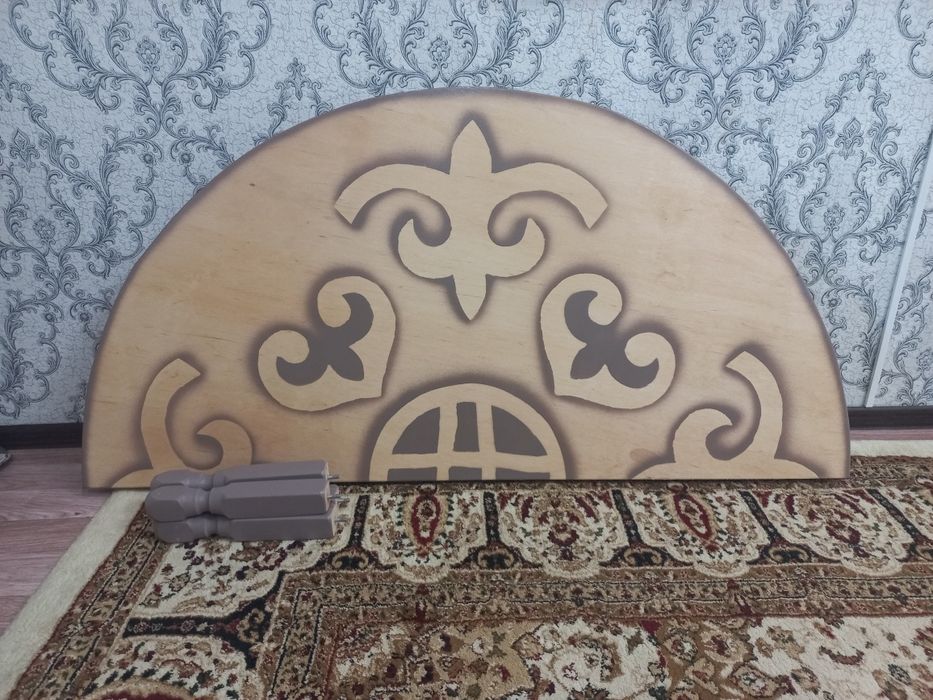 Продам круглый стол