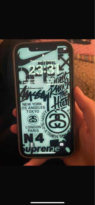 Продам айфон 11