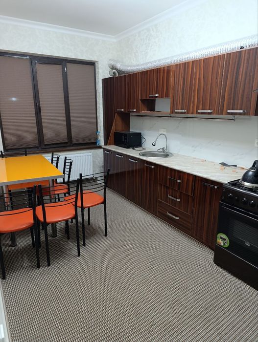 Беруний метро ёнида 2 хонали квартира