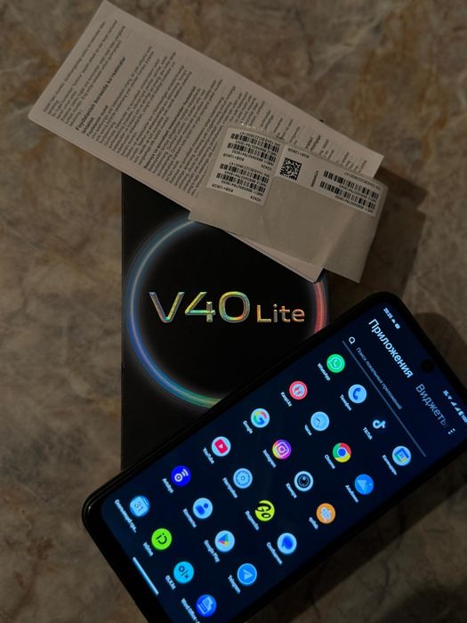 Vivo V 40 Lite  не новый 1 год в работе