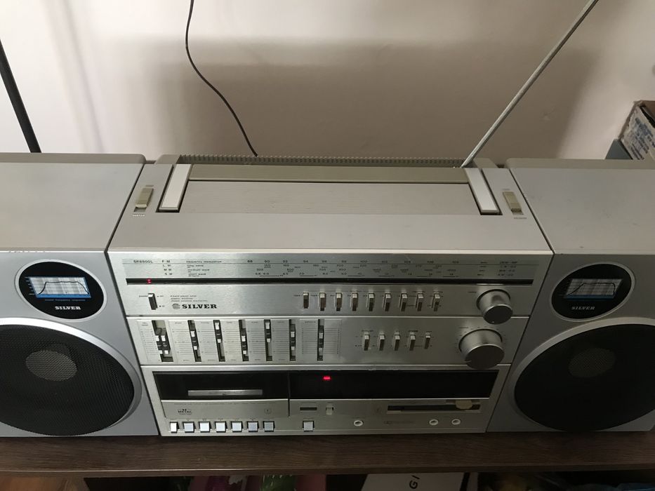 boombox Silver sr8800l