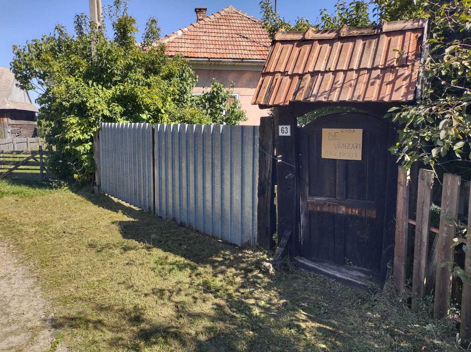 Casă de vânzare - com. Râșca sat Mărcești, cu anexe și teren (7500 mp)