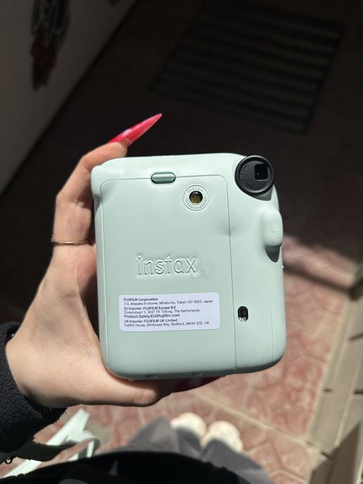 продам instax mini 12