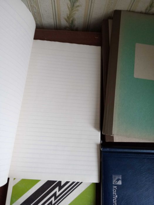 Книги журналы для записей