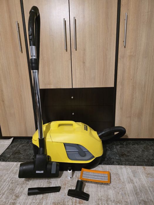 Прахосмукачка KARCHER DS 6 с воден филтър