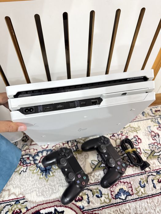 PlayStation 4 Pro 4K 1TB 3-ревизия