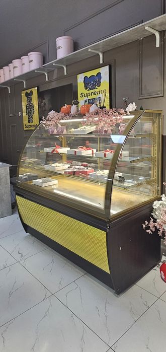 Холодильная витрина