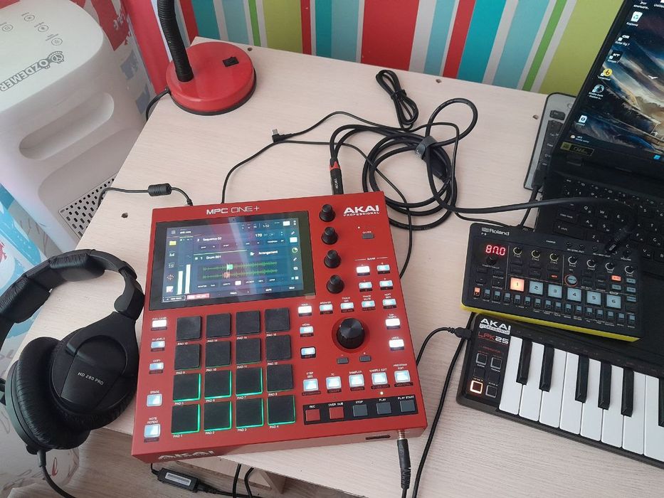 Грув бокс Akai MPC ONE+