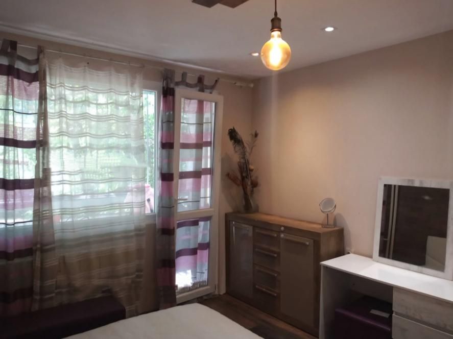 Дава се под наем Тристаен апартамент в София, Хиподрума - 80 кв.м за 650 € - Снимка #2