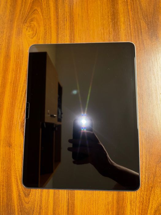 Vând iPad Air 13” (M2) 2024, Wi-fi, 128GB, Space Grey + Apple Pencil Pro + Husă originală ESR