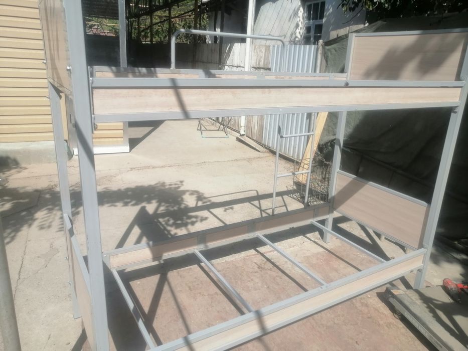 Продам двухъярусную кровать