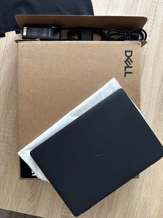 NOU !! Laptop Dell Pro 14, AMD Ryzen 5 220, 16GB RAM, 512GB SSD, 14.0" FHD+