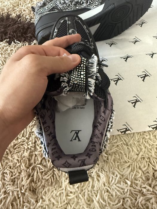 LV skate swarovski
