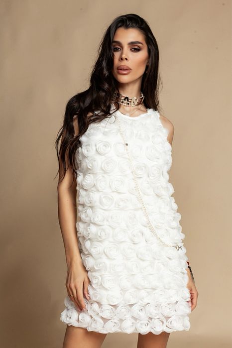 Ефектна бяла мини рокля от Nikole Collection