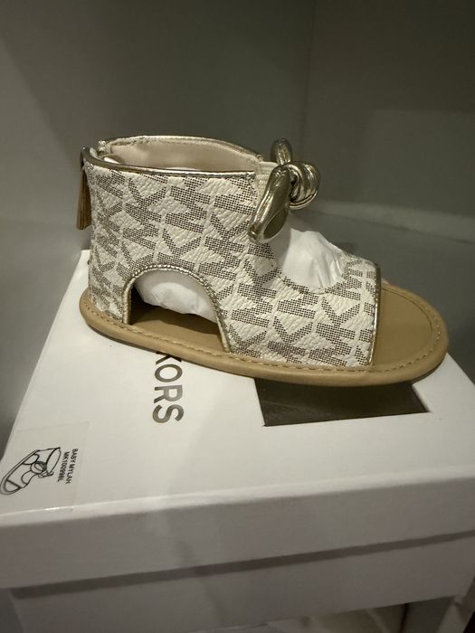 Michael Kors бебешки