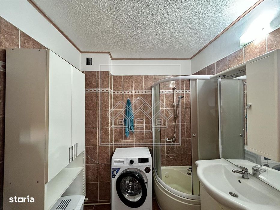 Apartament 2 camere, decomandat, la cheie, zona buna