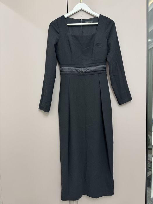 Платье прямое черное