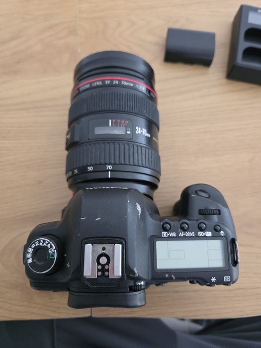 Canon EOS 5D Mark II DSLR profesional + accesorii