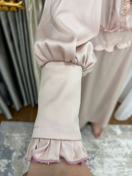 Көйлек сатылады.