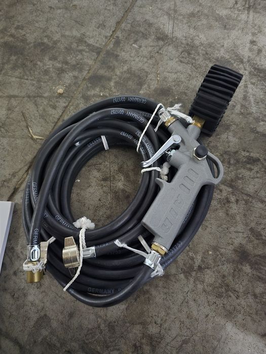 Vand furtun de aer cu manometru pentru camioane