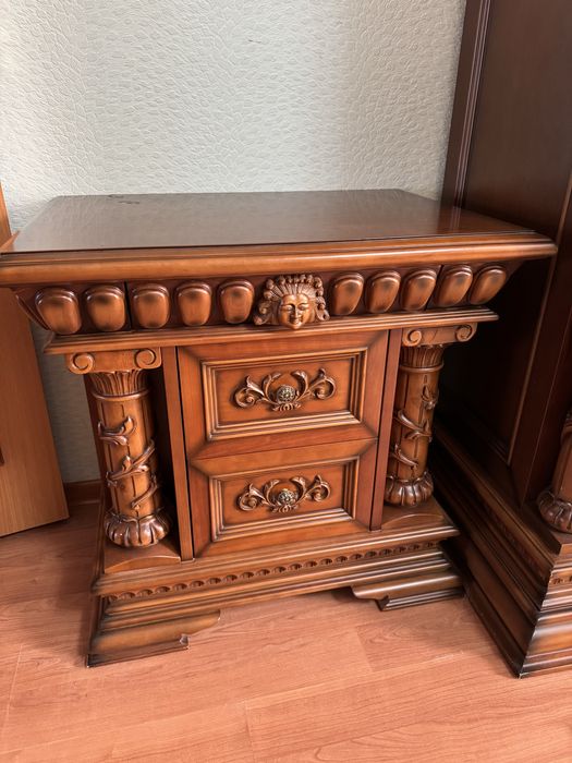 Продам спальный гарнитур