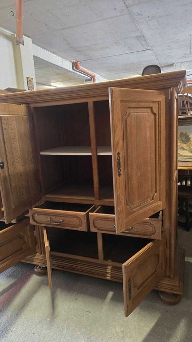 Дъбови витрини, шкафове, библиотеки, внос от Нидерландия