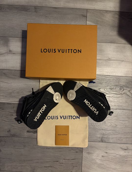 Louis Vuitton Skate Black Leather