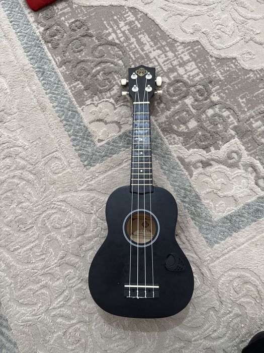 Уколеле (мини гитара)