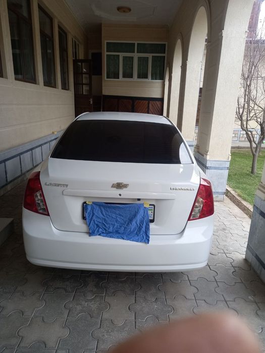 Chevrolet lasetti sotiladi