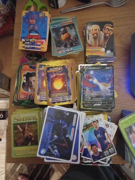 карти за игра  yu-gi-oh два вида и други