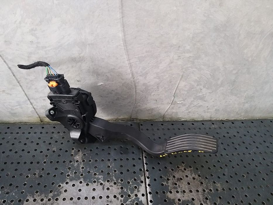 Pedala acceleratie 1.2 b citroen c3 3 sx 9835904480 6pv00994951
