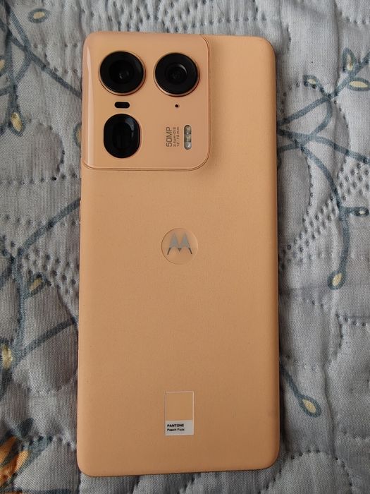 Продавам Motorola Edge 50 Ultra