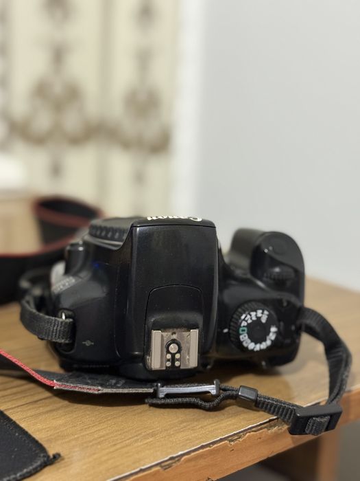 Canon EOS 1100 D body