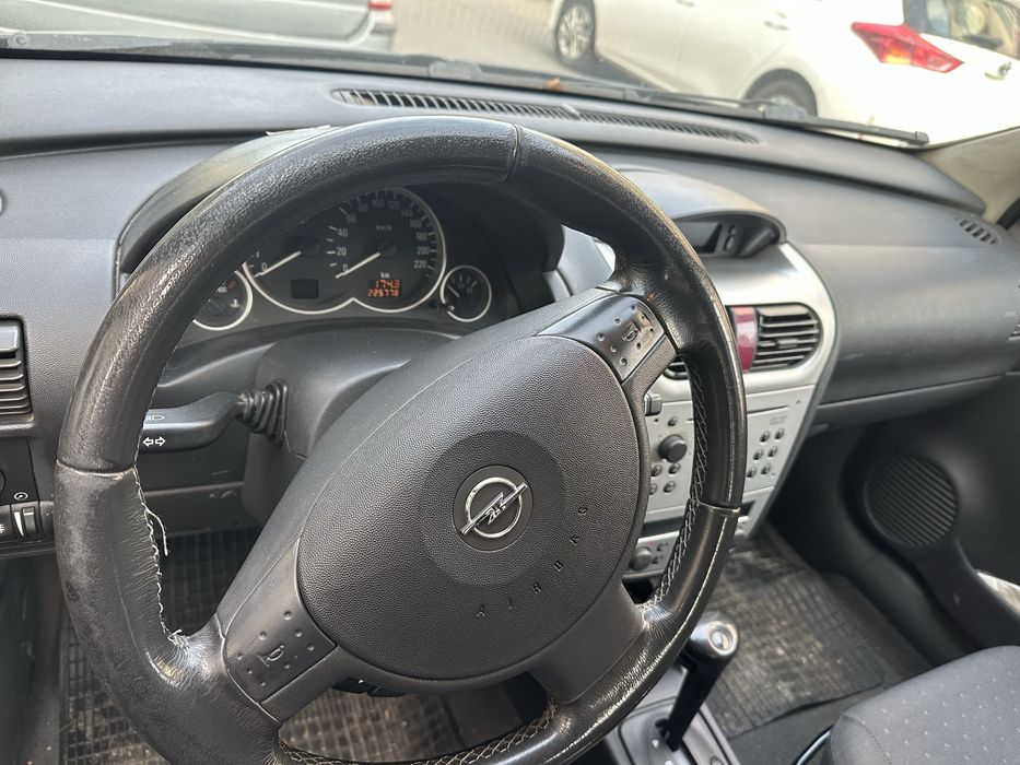 Opel Corsa 1.4 Benzina Automata 2003 Negru 4 usi