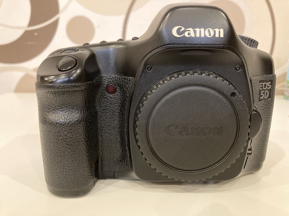 Canon 5D mark 1 classic full frame