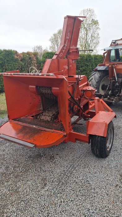 Tocator de crengi dupa tractor
