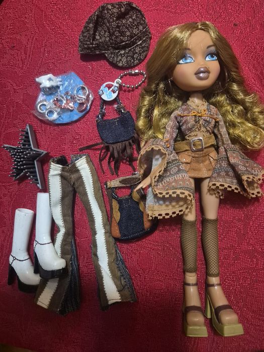 Кукла Bratz Flashback Fever Fiann 2004
Играчки и занаяти
Играчки
Кукли и плюшени играчки
Кукла Monster High Lagoona Blue G1 W