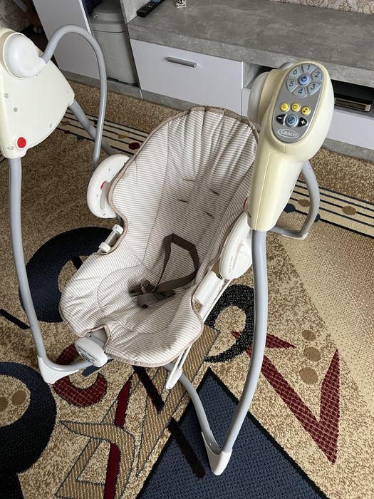 Продам качелю детскую