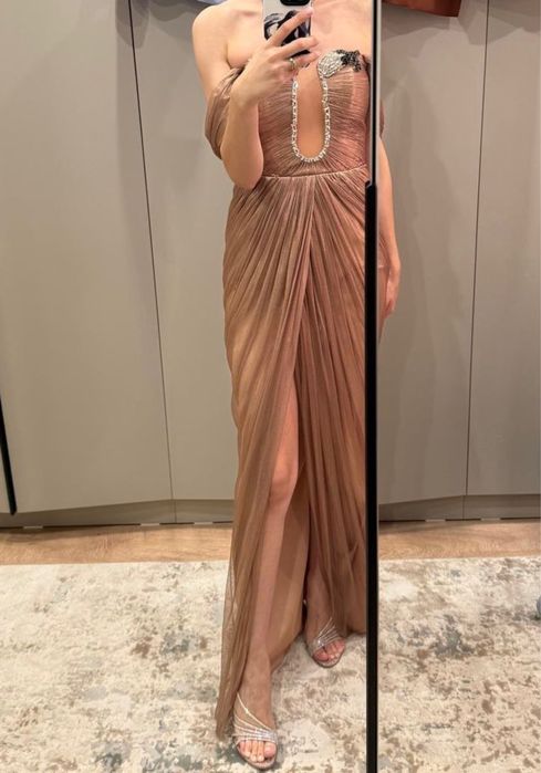 Vand rochita eleganta de seara