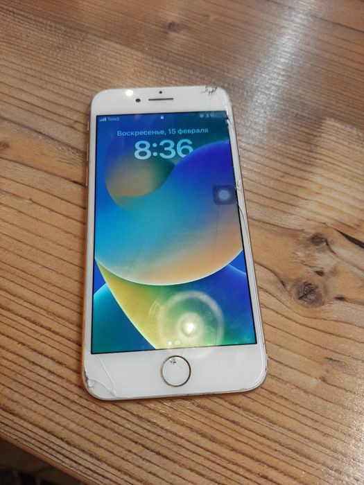 Продам айфон 8 64 памяти