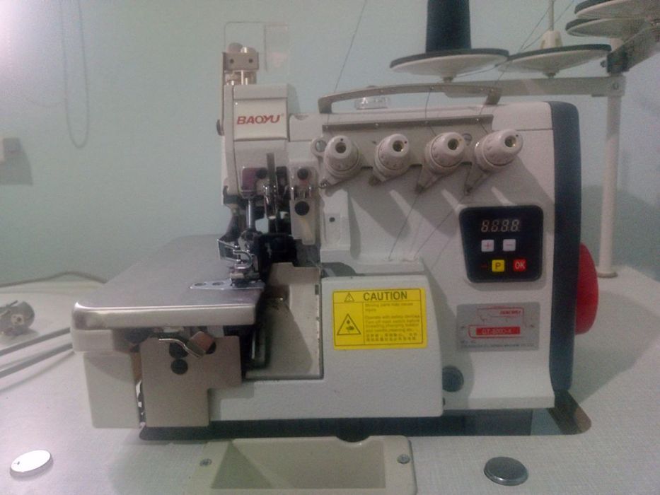 Averlok mashinasi sotiladi