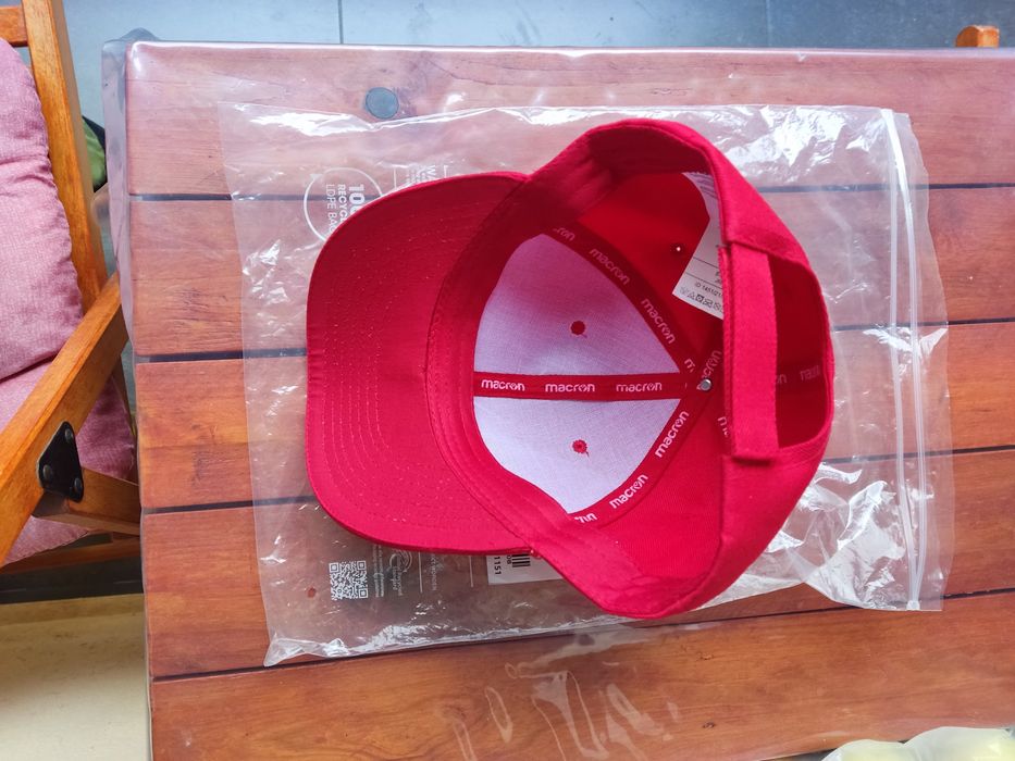 Шапка нова - Macron