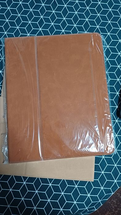 Продавам тези калъфи