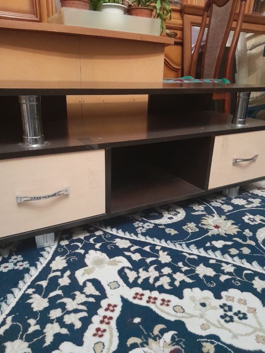 Продам тумбу под телевизор