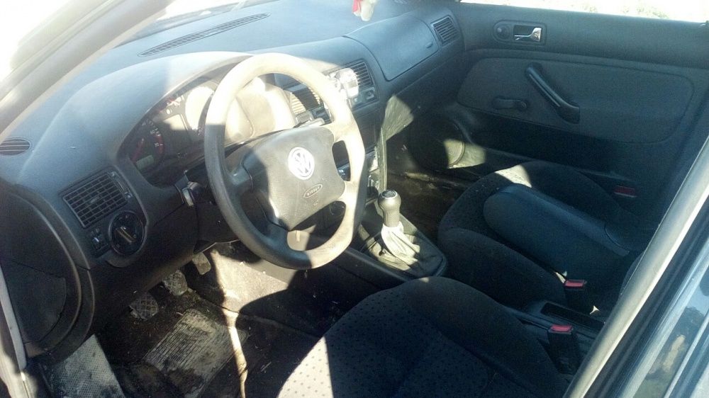 Фолсваген голф 4 volkswagen golf 4 1.6 бенз само на части