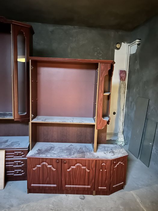 Стенка ва тумба сотилади